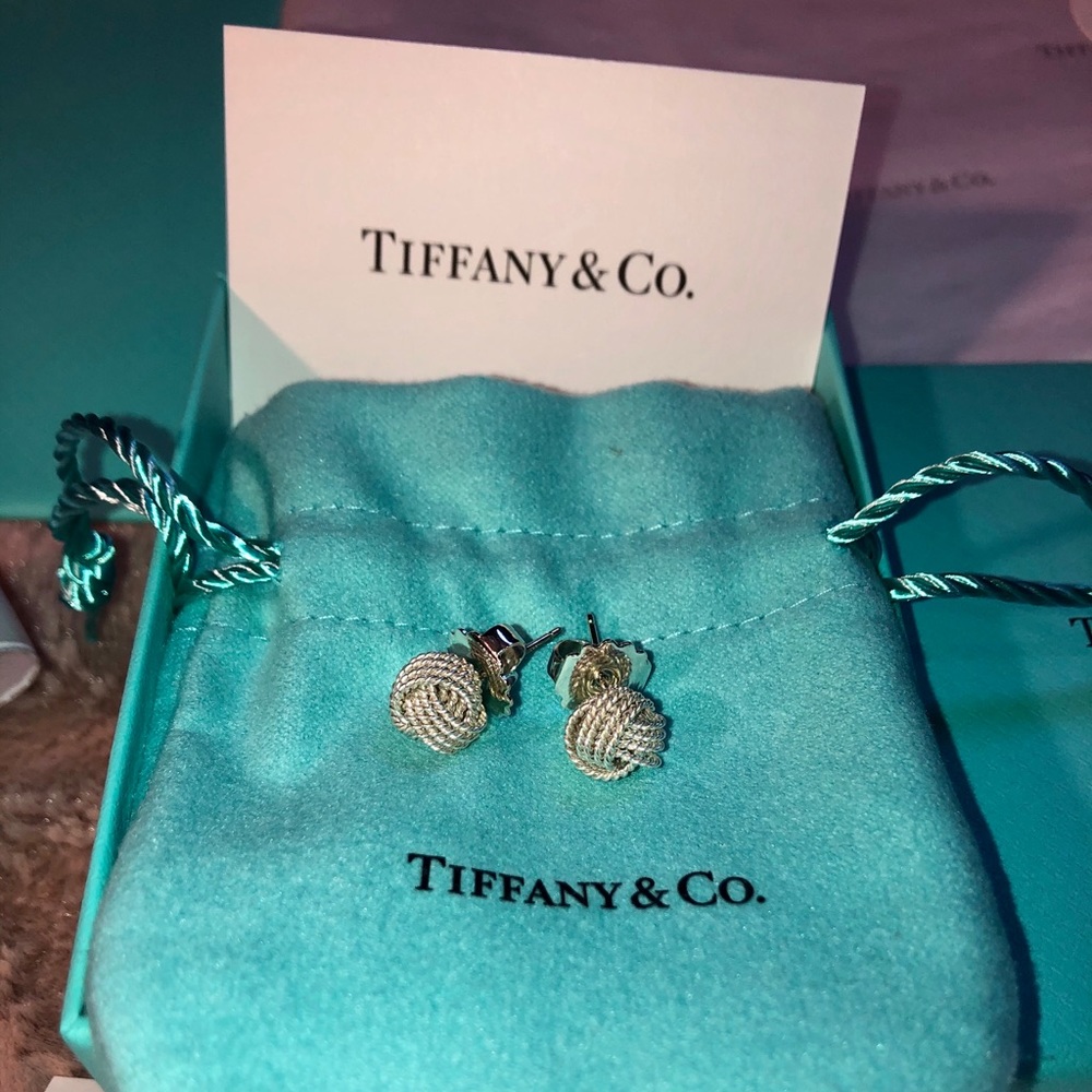 ❌❌SOLD❌❌Tiffany & Co. Tiffany Twist Knot Earrings - Picture 2 of 8